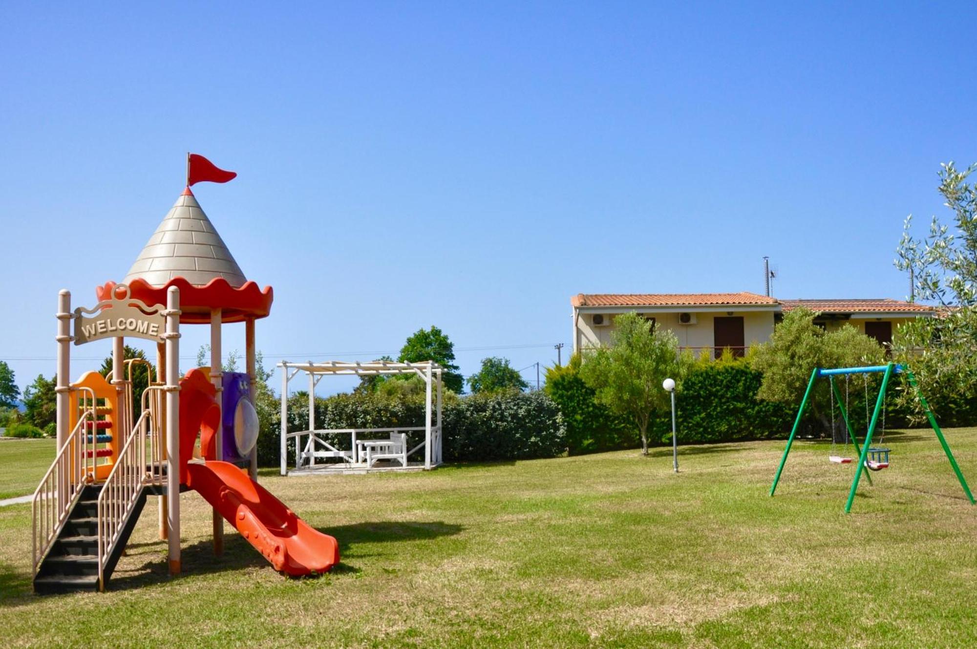 Stigmes Villas & Suites ネア・スキオニ エクステリア 写真