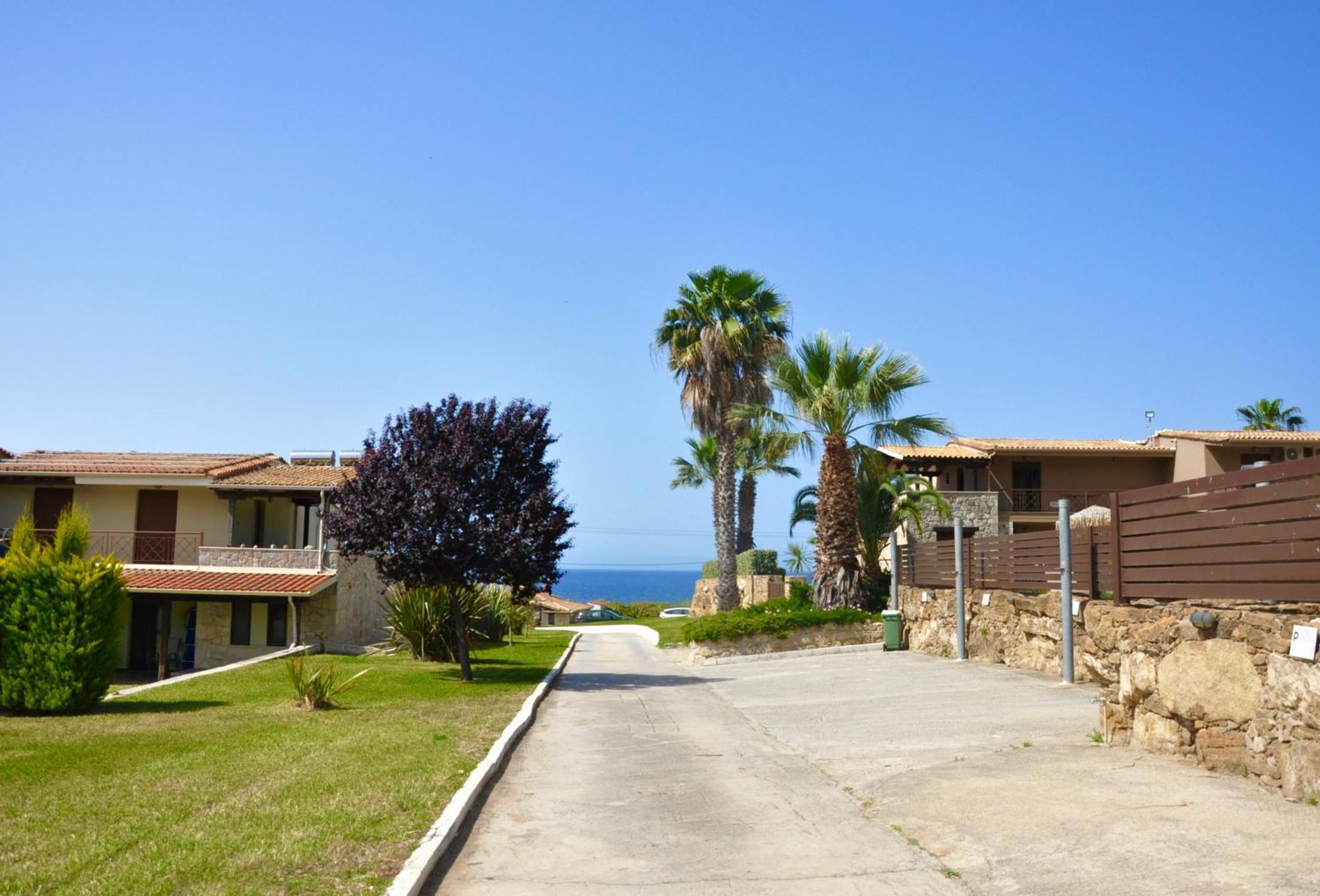 Stigmes Villas & Suites ネア・スキオニ エクステリア 写真