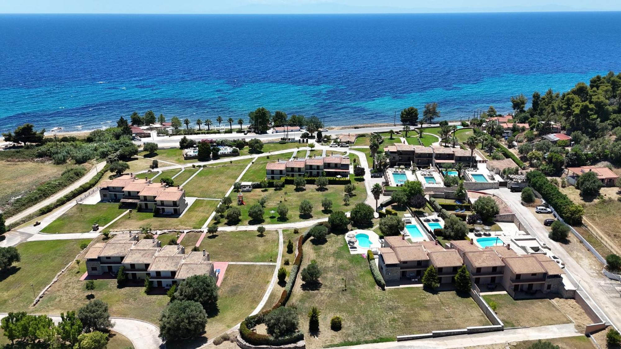 Stigmes Villas & Suites ネア・スキオニ エクステリア 写真